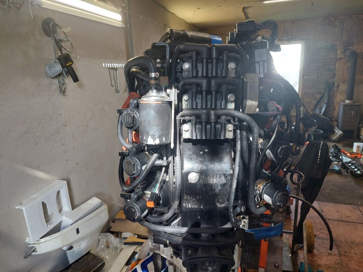 Silnik zaburtowy evinrud 150hp na wtrysku