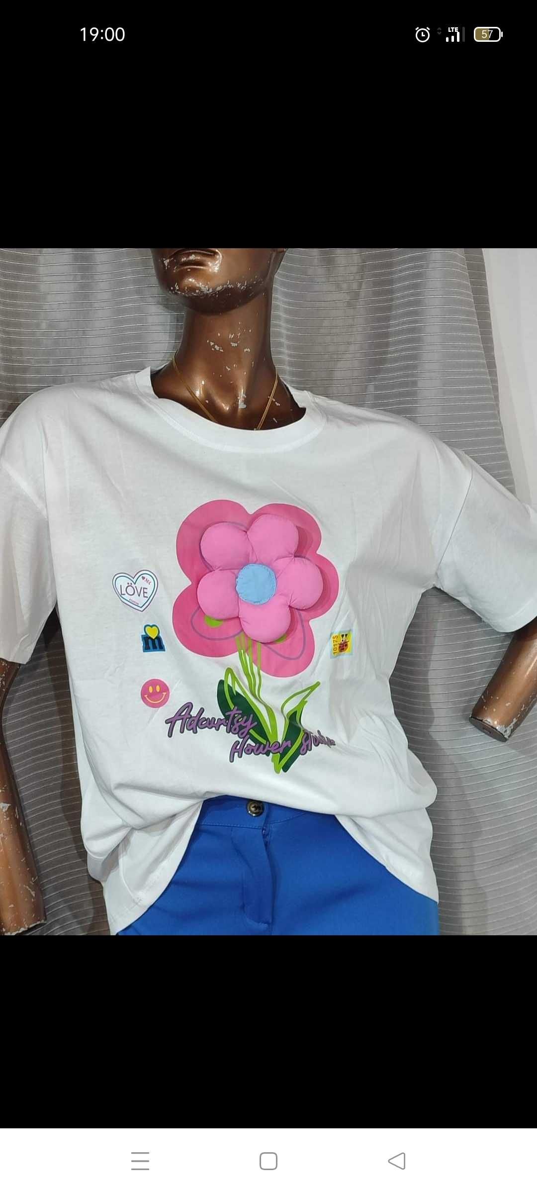 Koszulka biała damska z kwiatem 3d