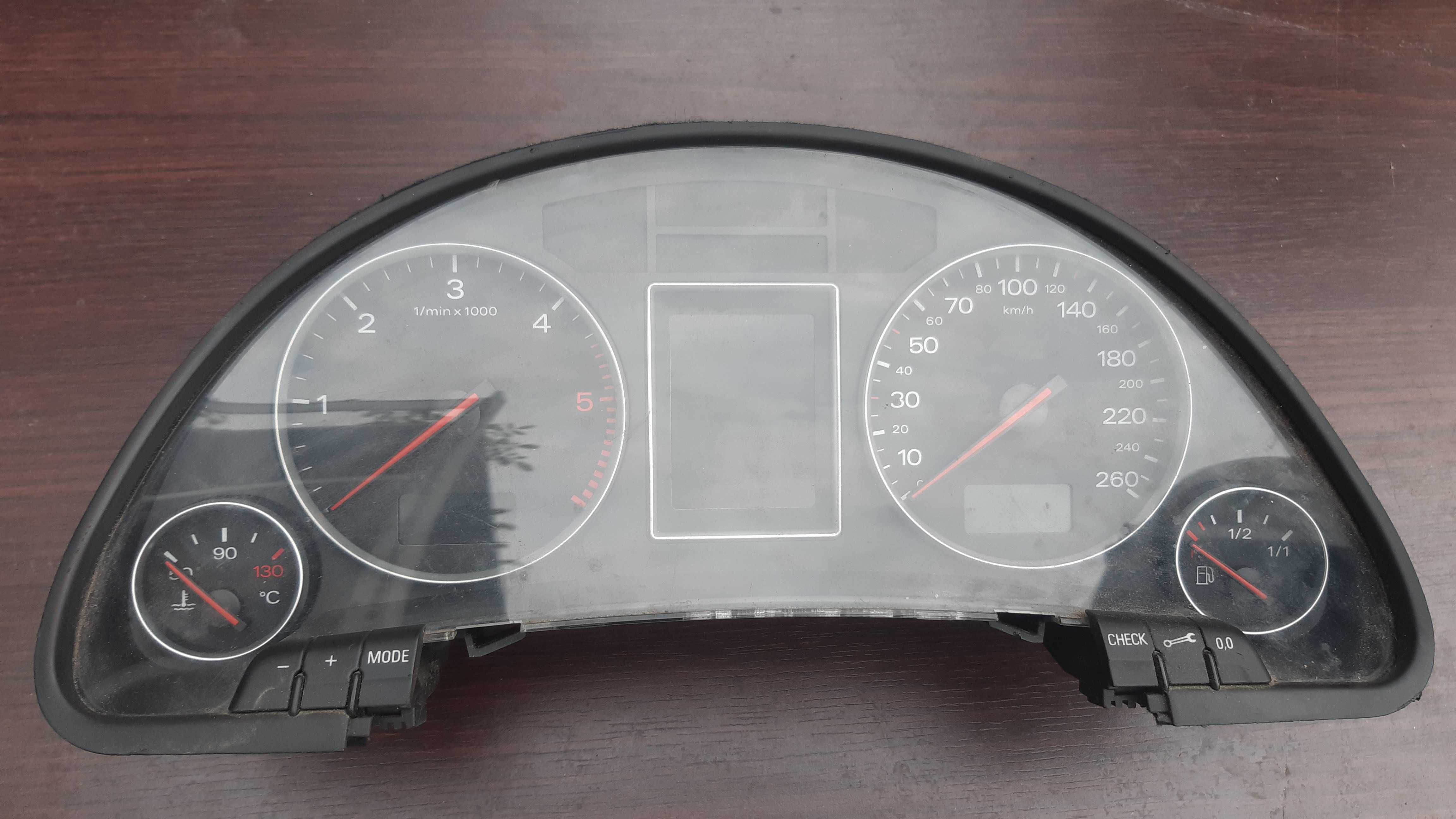 Licznik prędkościomierz audi a4 b6 930J