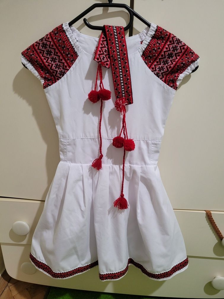 Вишит сукенка для дівчинки, 122 розм.