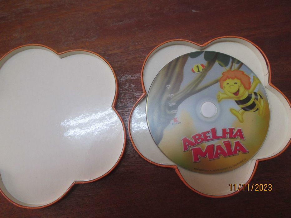 2 dvd de desenhos animados - Abelha Maia e Hello Kitty