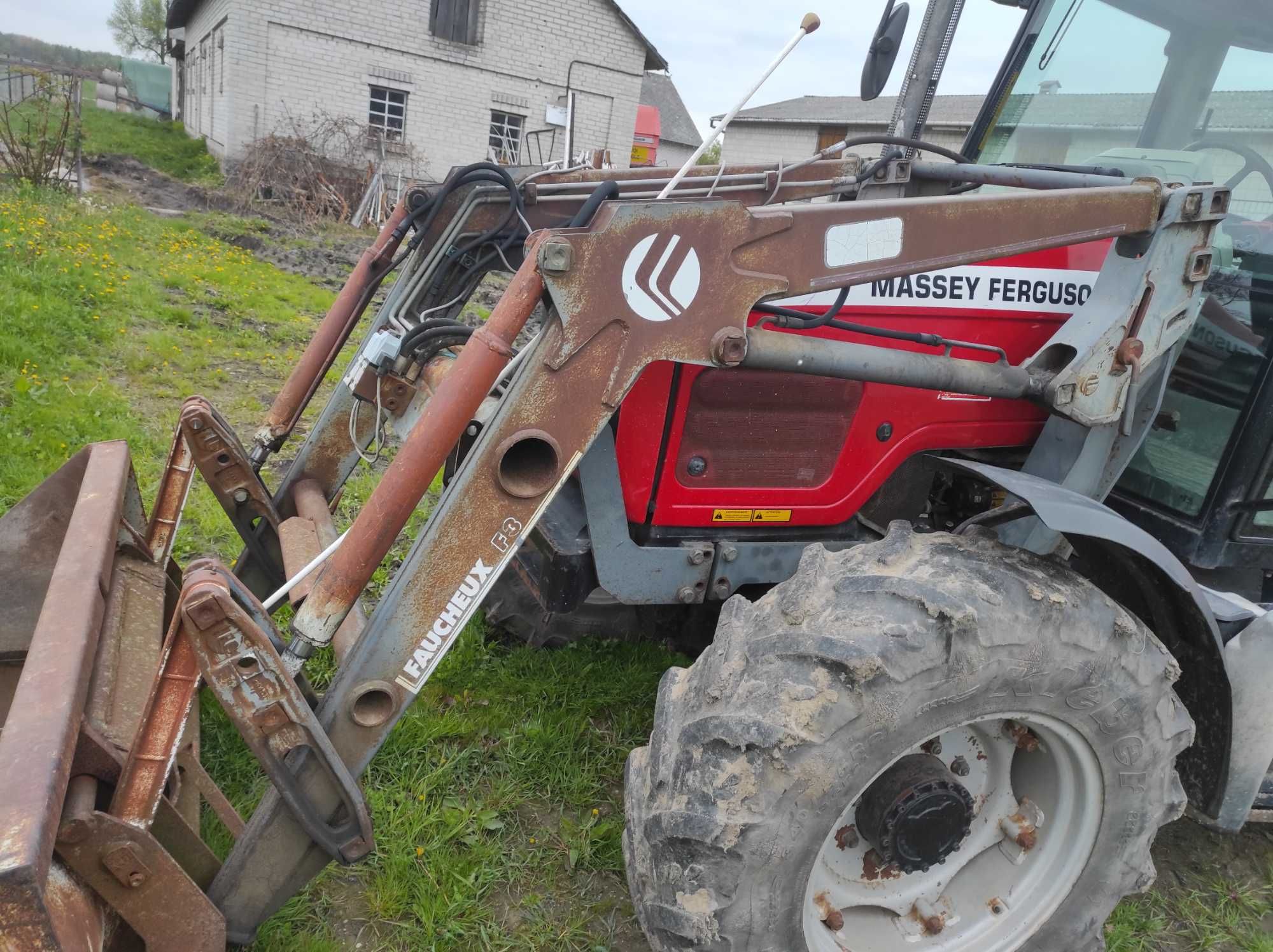 Ładowacz czołowy Massey Ferguson