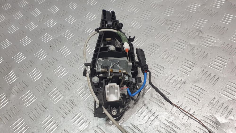 ручка задняя левая LED BMW 3 F30 F31 2012-2019 7332267 разборка