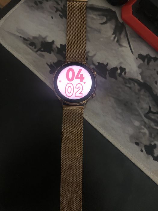Smartwatch złoty AMOLED