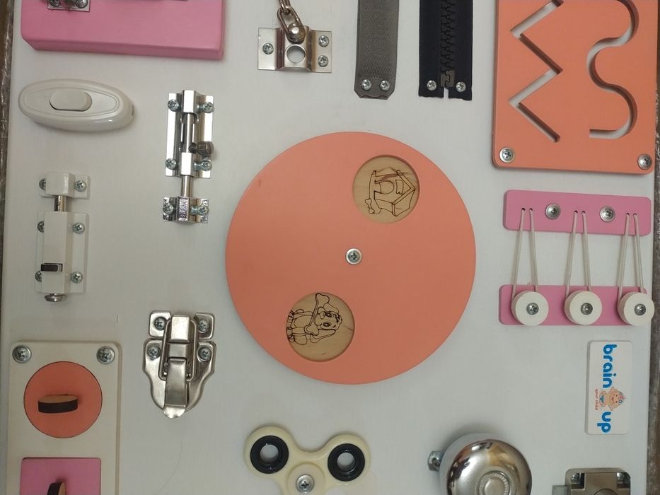 Развивающая бизиборд-доска для детей 60х40 Brain UP 18 Элементов