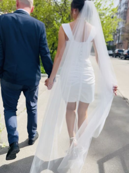 Шикарна весільна міні сукня з корсетом!