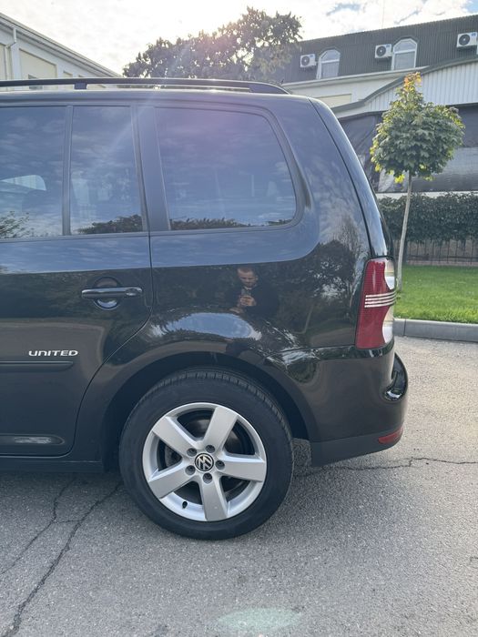 Volkswagen Touran 2009 р. 1,6mpi