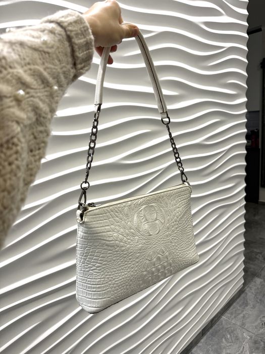 Біла шкіряна сумка