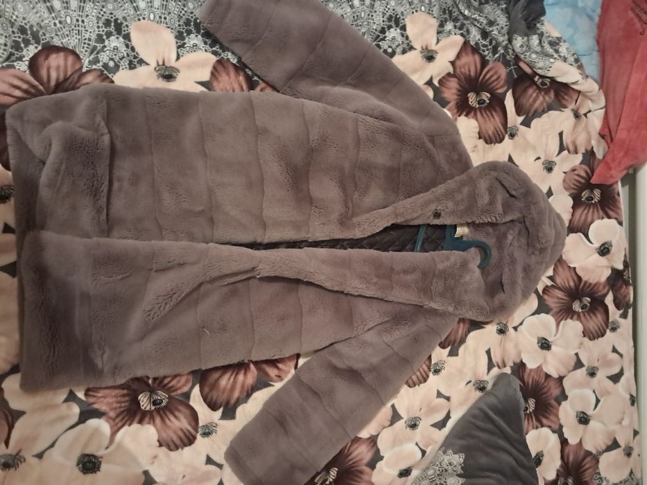 Шуба з екохутра у гарному стані