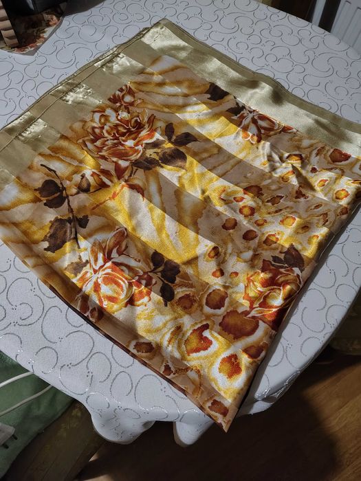 Piękna apaszka, chusta.