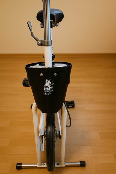 Rower treningowy UNIVERSAL – oryginalny z czasów z PRL, stylowy klasyk