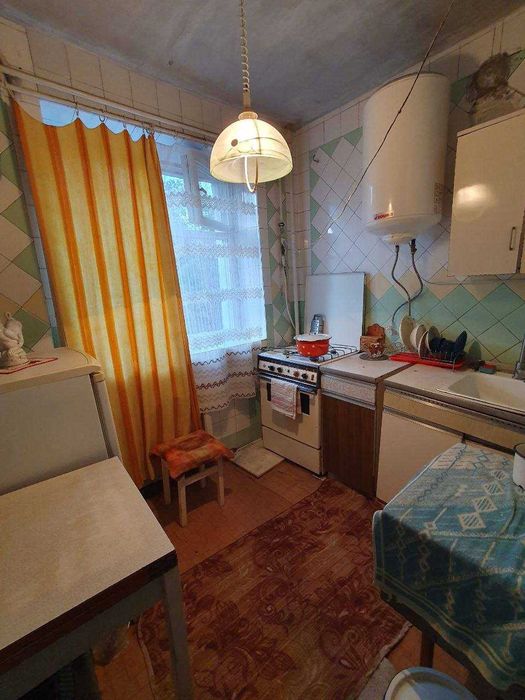 Продається двокімнатна квартира в самому центрі міста