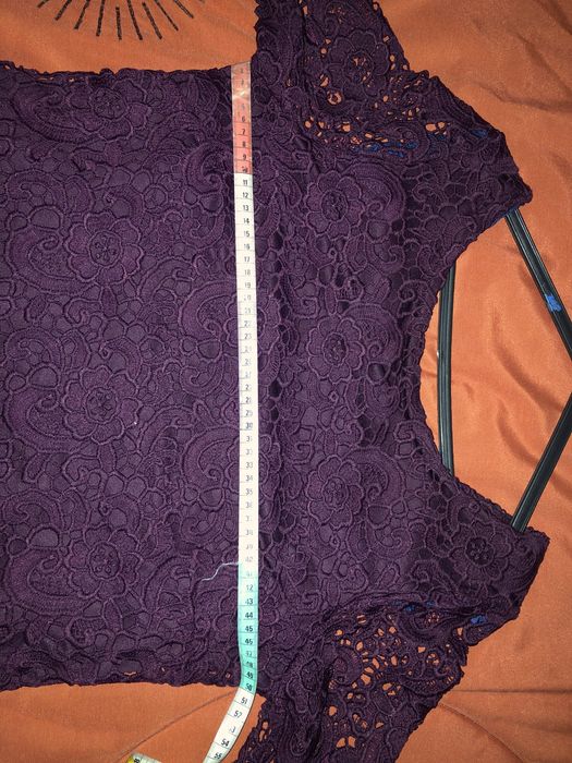 Vestido de renda bordeaux