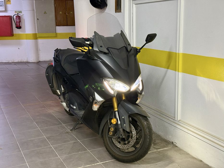 TMAX DX 530cc com 20.000 km de garagem
