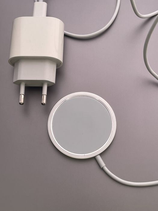 Беспроводная зарядка MagSafe Charger 15W Type C на Айфон Аірподс