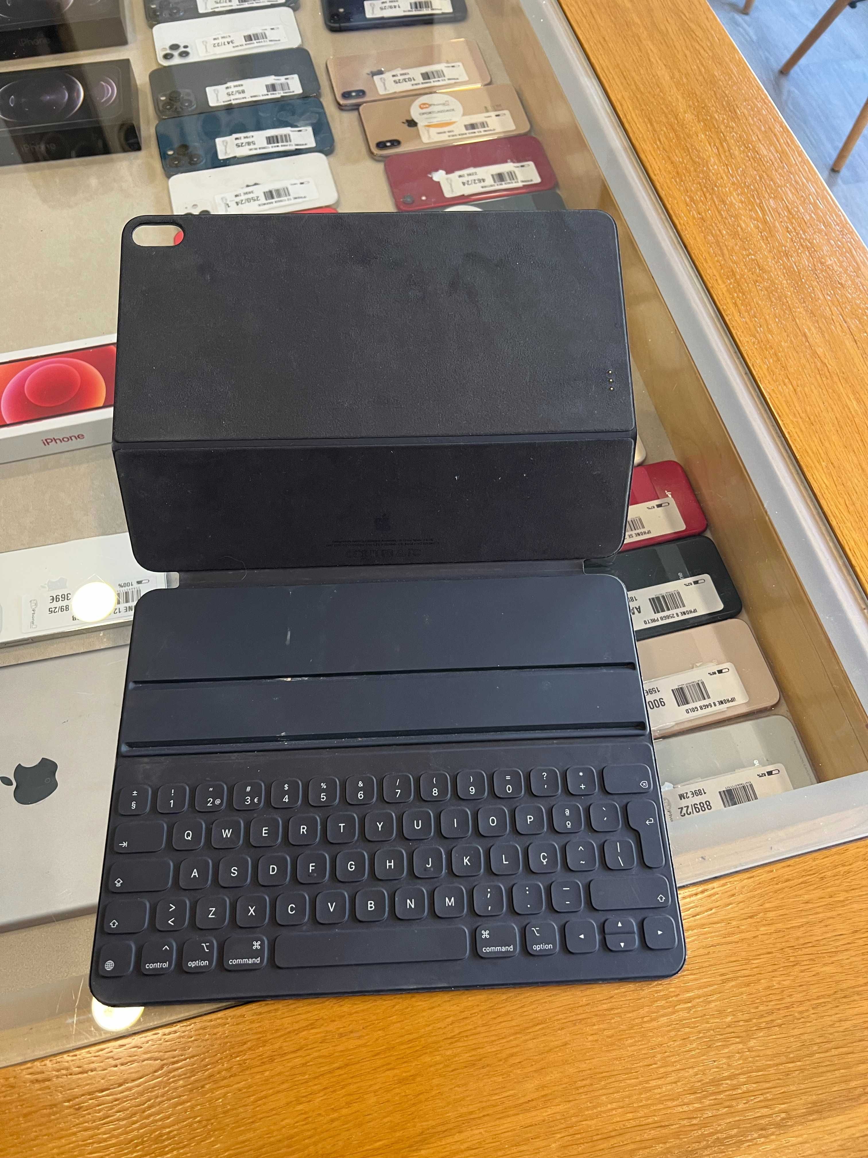 Capa para iPad com Teclado 12.9"