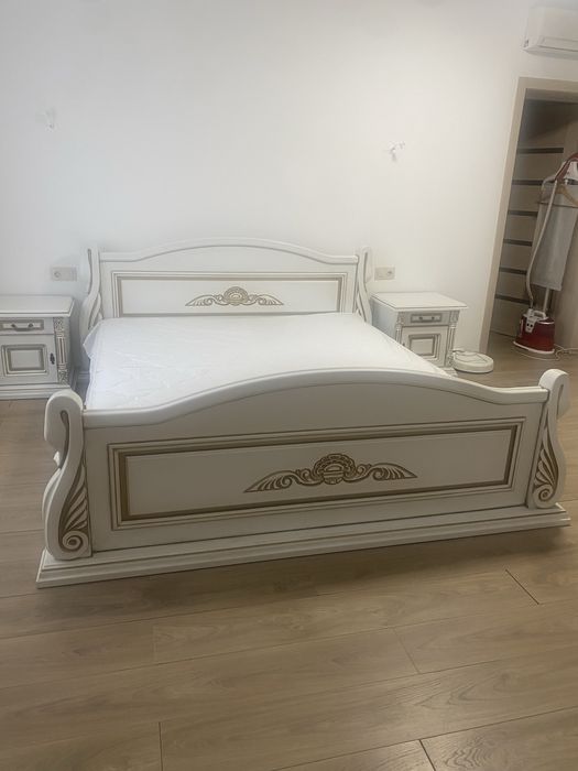 Продається дубова мебель.