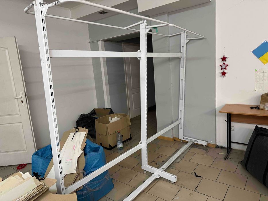 Стійка для лекал, шафа для лекал/одягу, директорський та офісні столи