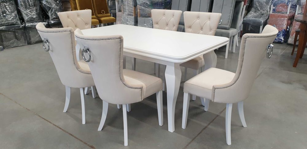 Krzesło do salonu jadalni beżowe wygodne z kołatką pikowane Producent