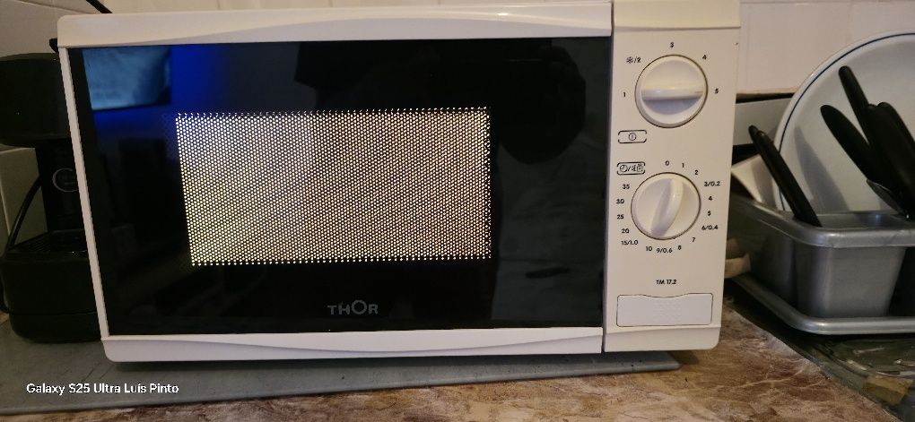 Vendo Microondas Thor a Funcionar Sem Qualquer Problema