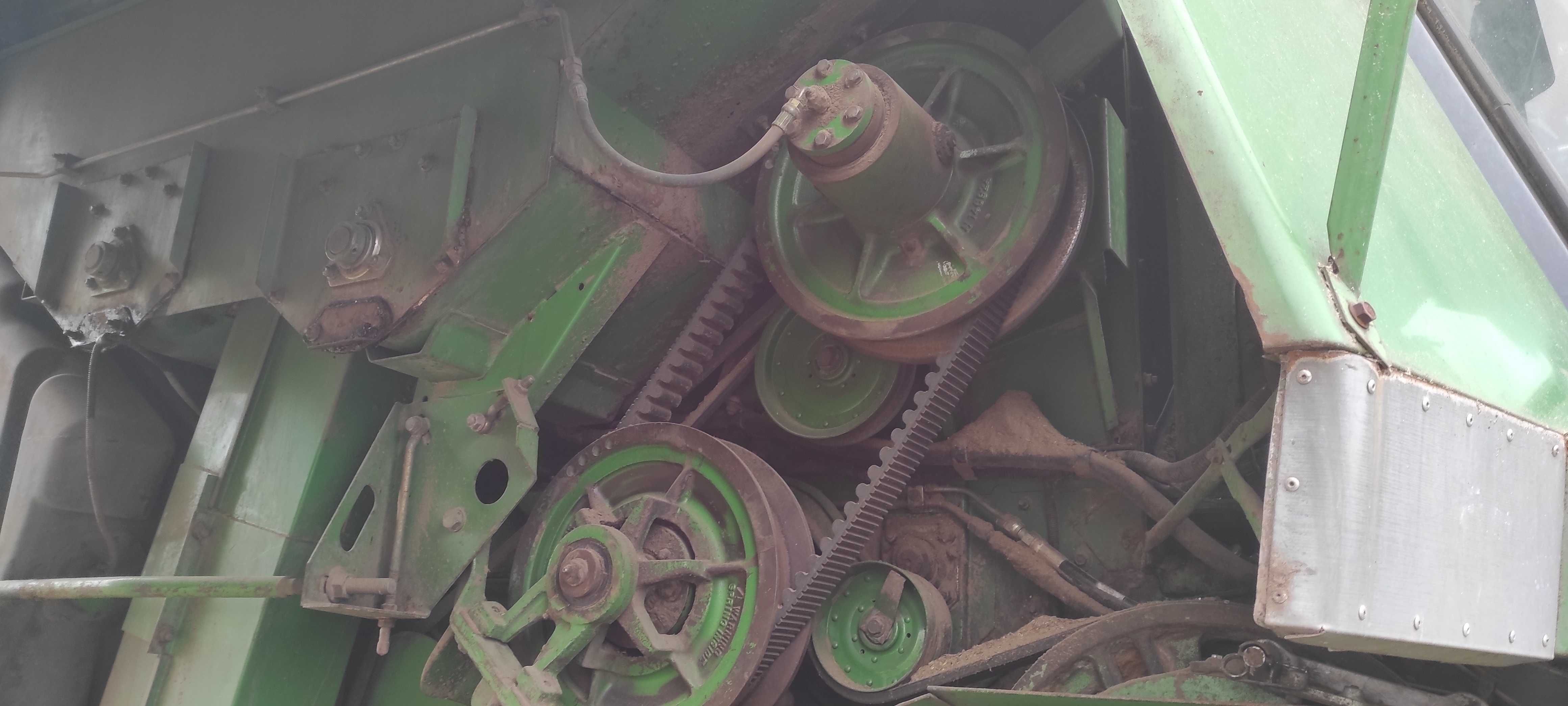 Комбайн John Deere 9500