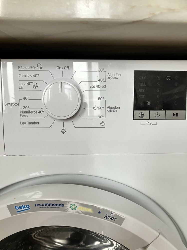 Máquina de Lavar Roupa BEKO WFTE 7611 WWR (7 kg - 1200 rpm - Branco)