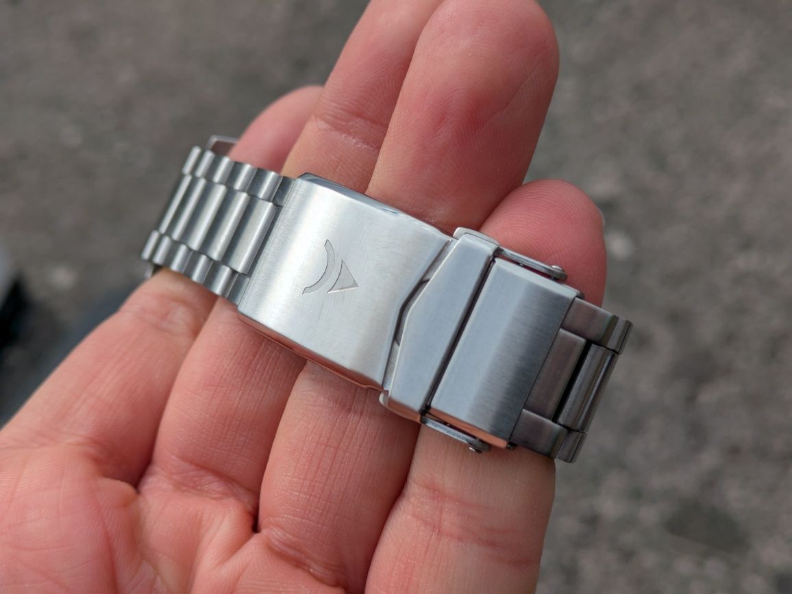 Zegarek Axios Ironclad SW200 ceramiczny bezel masa perłowa luma driver