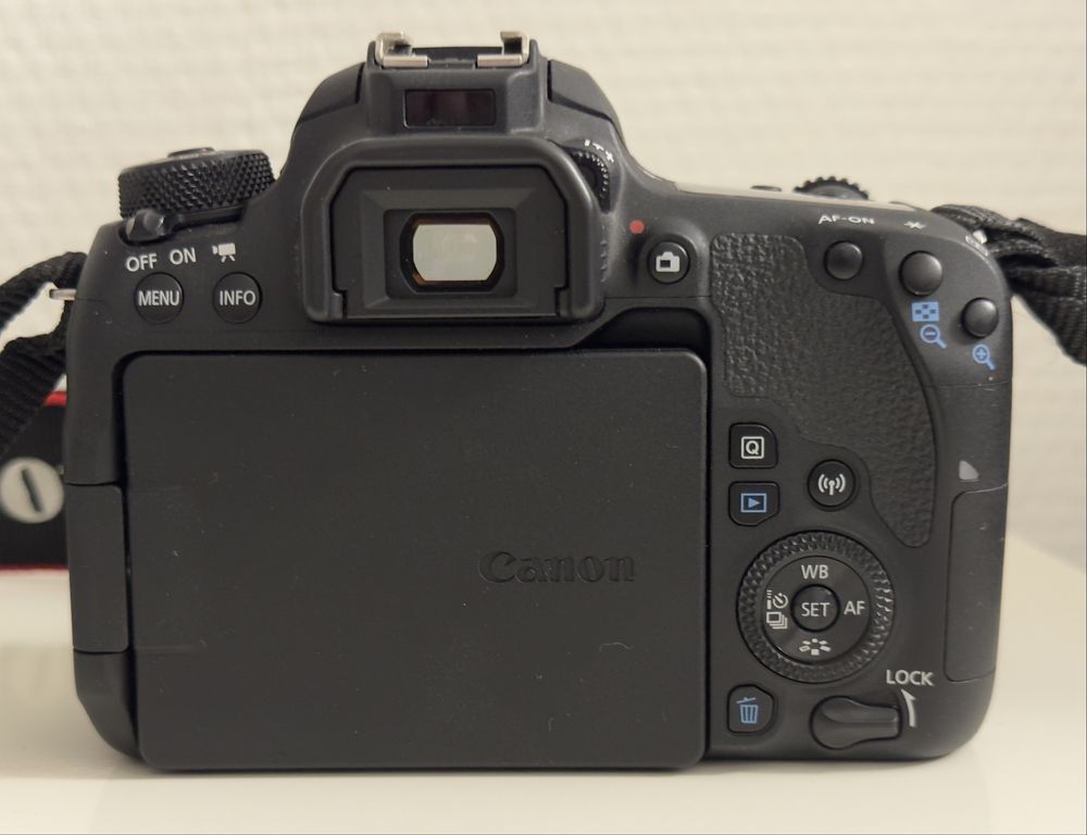 Canon EOS 77D Body – Stan bardzo dobry – Gotowy do działania!