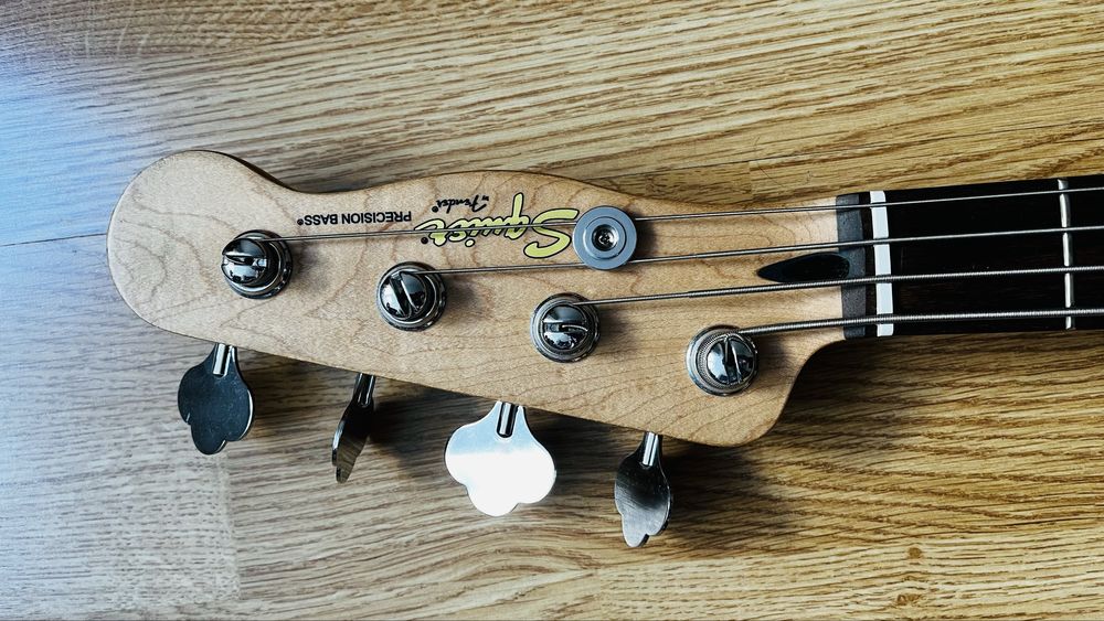 Fender Squier Mike Dirnt Precision Bass
