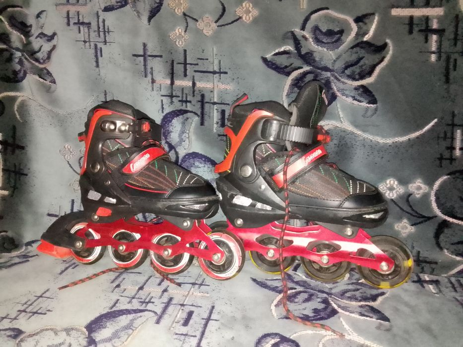 Роликовые коньки.