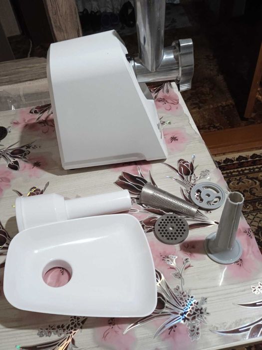 Электро  мясорубка  BOSCH   с  соковыжималкой