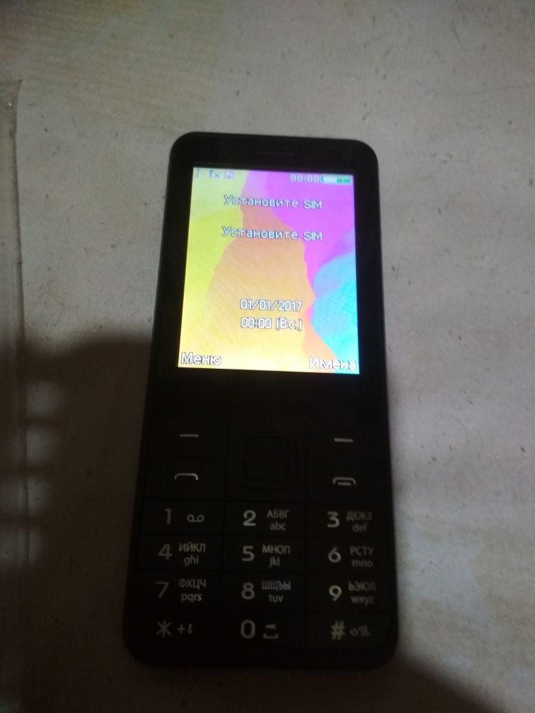 Телефон Nomi без аккумулятора