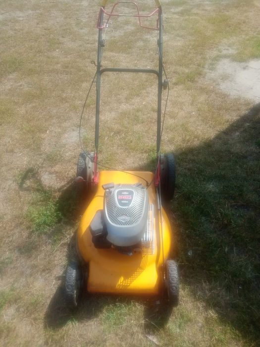 2 kosiarki spalinowe z napędem (silnik Briggs&stratton)"czytaj opis"