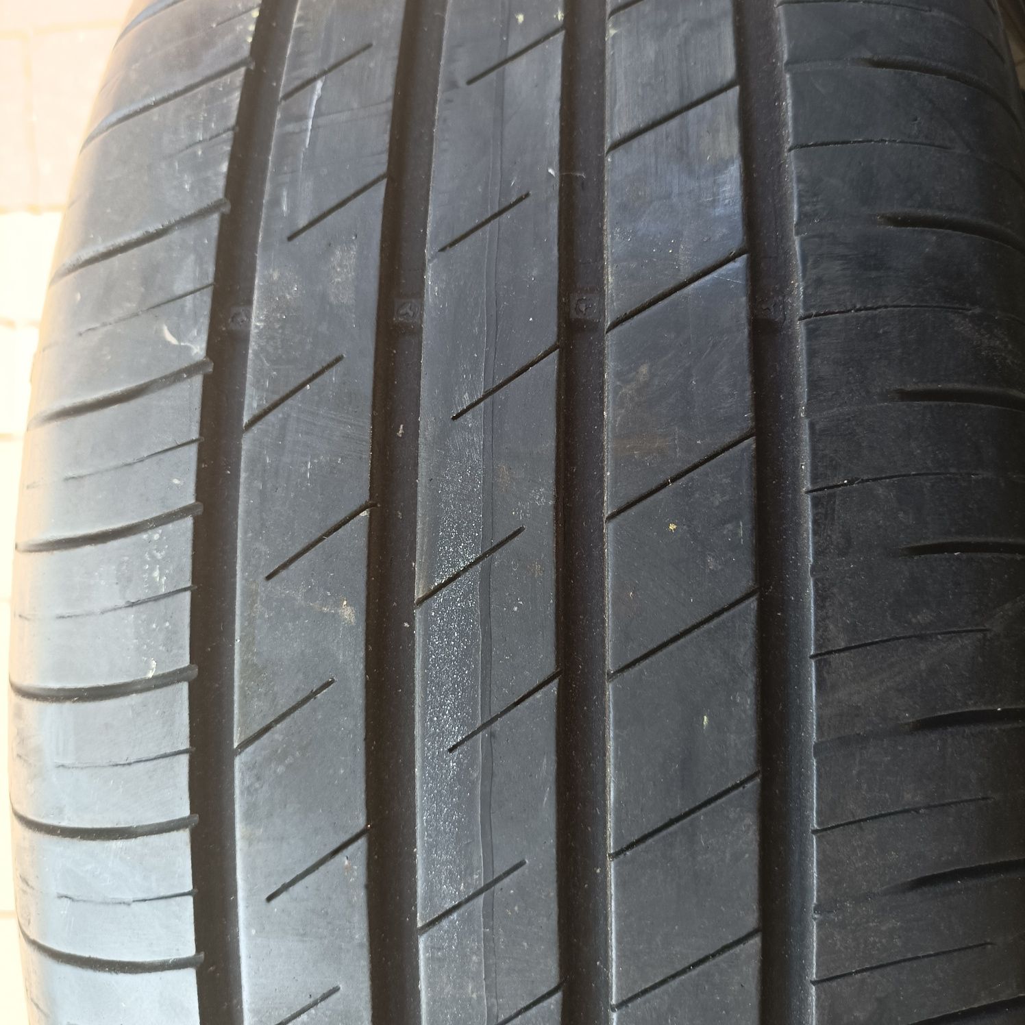 4 lub 2 opony letnie 215/55/17 Goodyear ok 7 mm 2020 rok