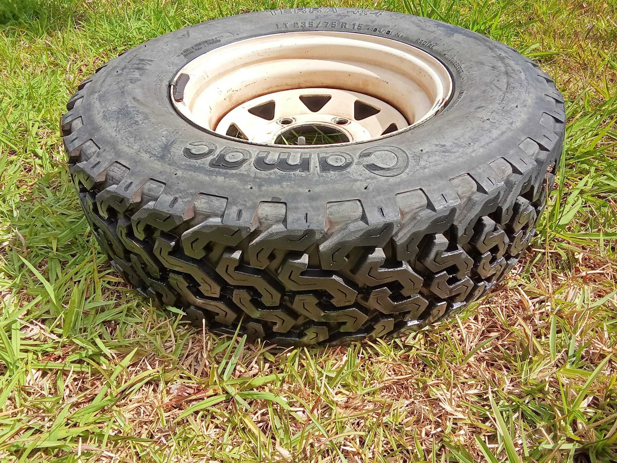 jantes de 15' / pneus CAMAC Terra4x4 (1 novo+4 usados) wheels & tyres