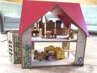 Domek dla lalek drewniany z mebelkami