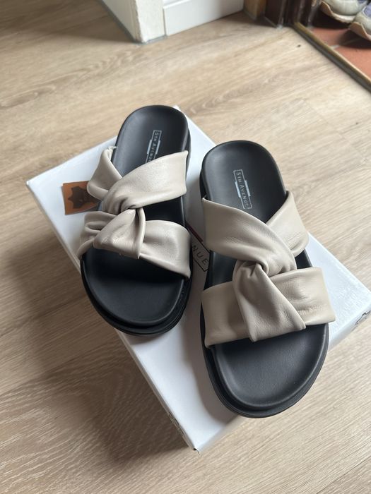 Продам шкіряні тапки