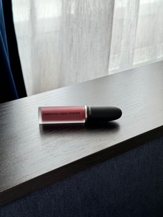 Помади косметика Mac