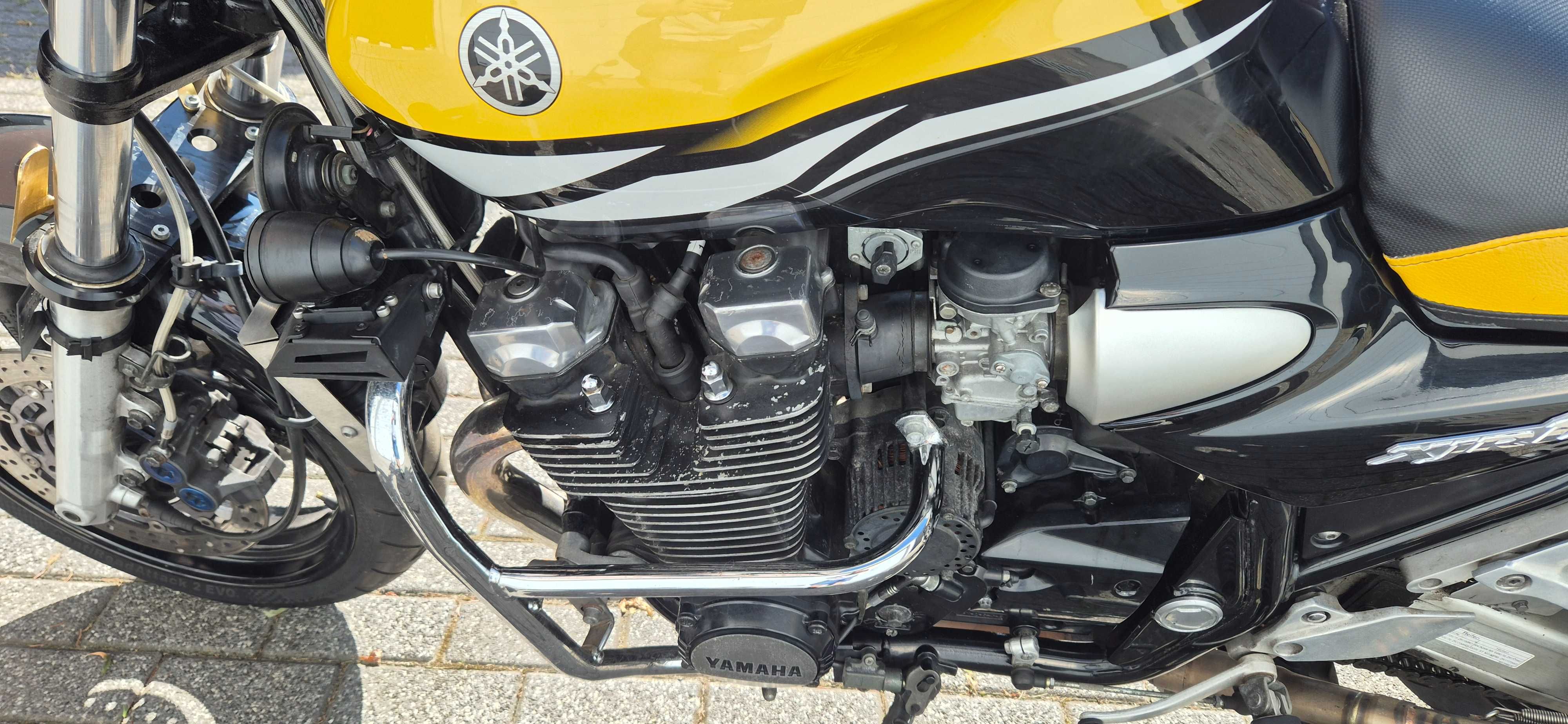 Yamaha xjr1300  02