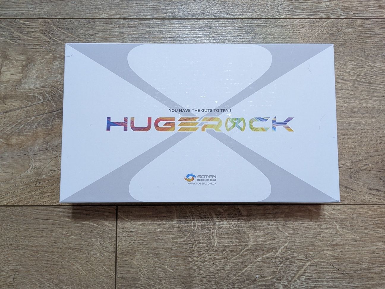 Планшет Hugerock X70.