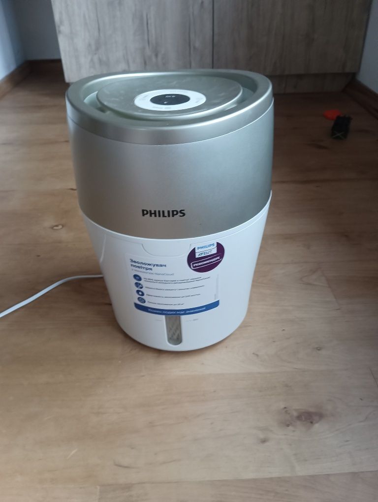 Увоажнитель Philips  (не ультразвуковой)
