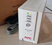 Zasilacz awaryjny APC Back-UPS CS 500 300W sprawny roczna bateria AVR