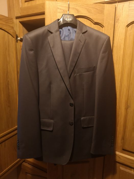 Sprzedam garnitur Giacomo Conti, raz założony