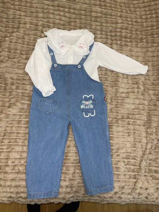 Джинсовий комбінезон з блузою для дівчинки