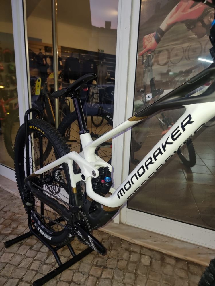 Mondraker Summum Carbon M