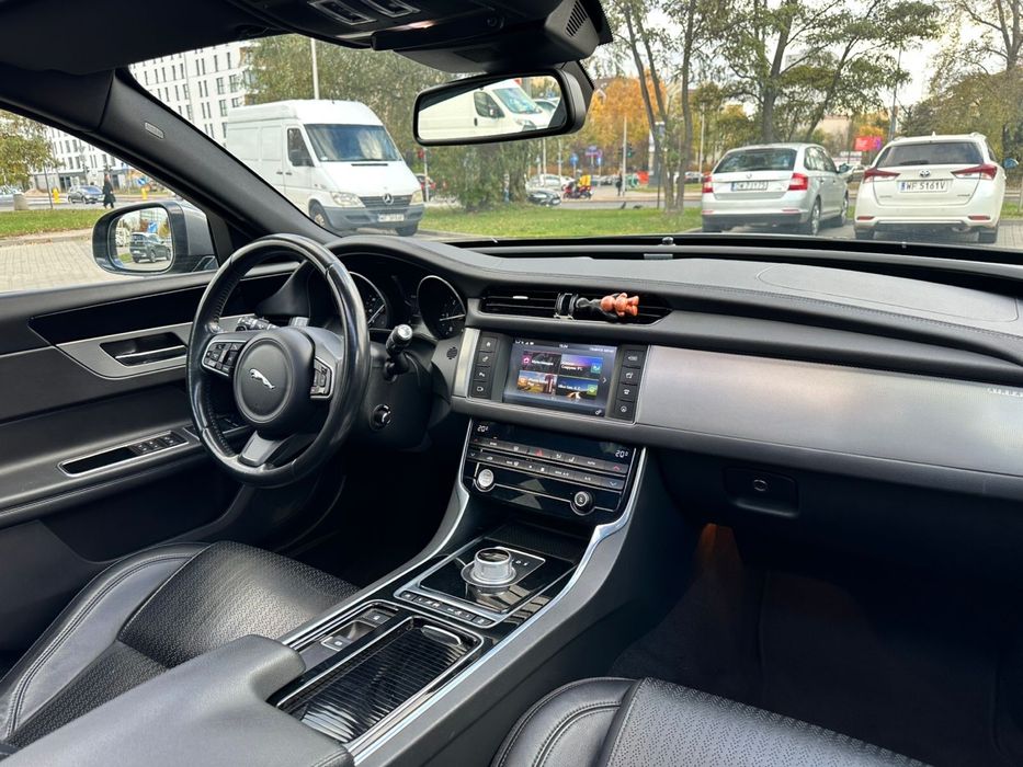 Jaguar XF R-Sport 2.0diesel 2017r automat mozliwa zamiana Bezwypadowy