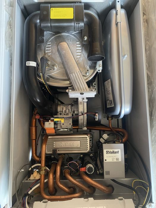 Газовий котел Vaillant ecotec plus  конденсаційний газові котли T9