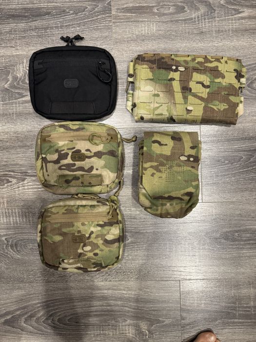 Військове спорядження.