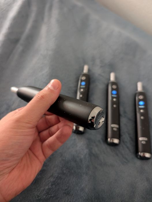 Преміальна Німецька електрична зубна щітка Oral-B іО 10 Cosmic Black