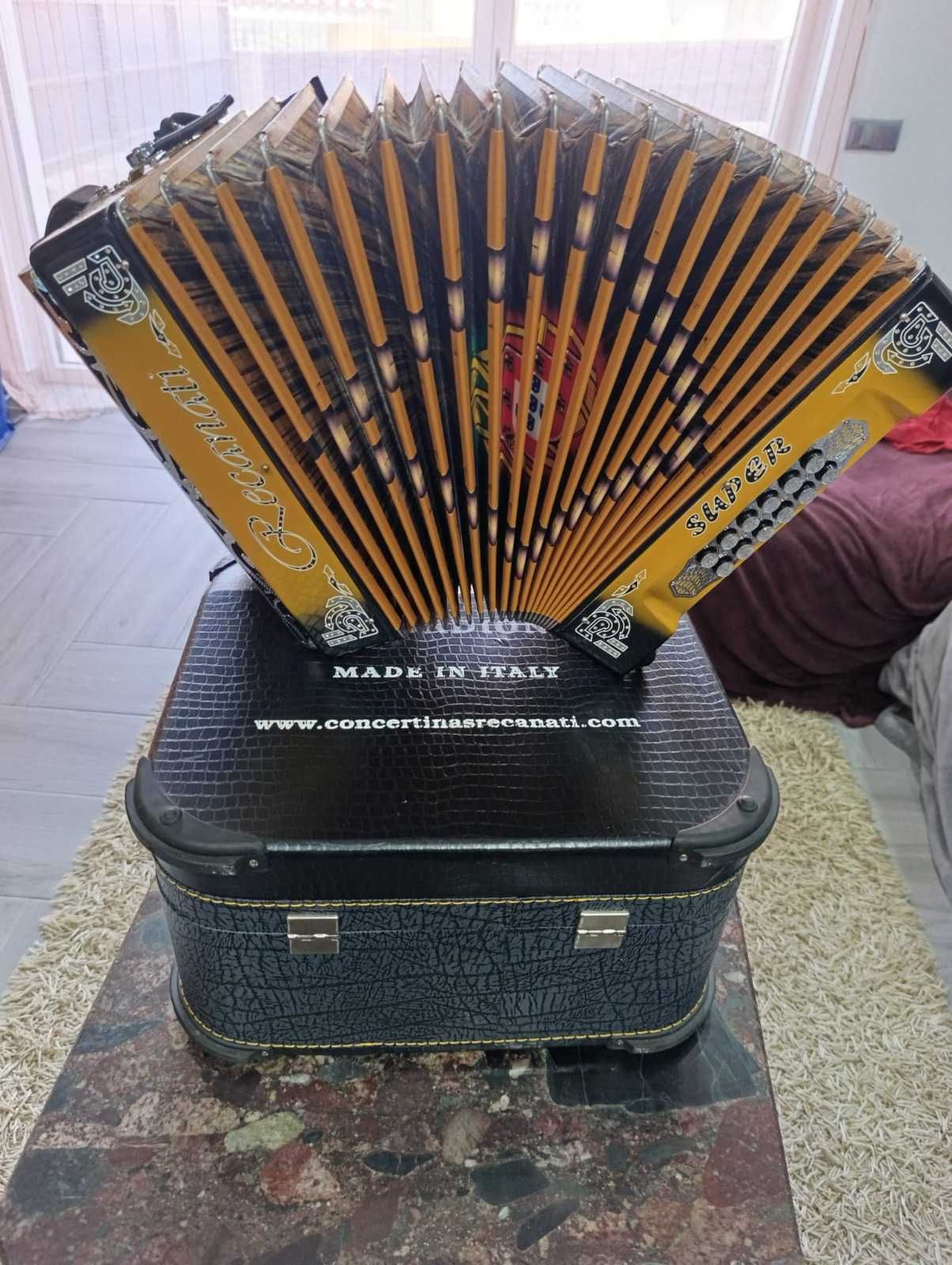 Concertina Recanati em Fá Lá Ré